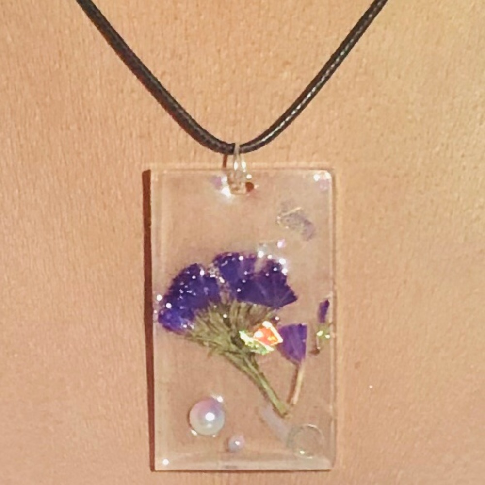 Dried flower pendant. Real Sinuata statice flower.